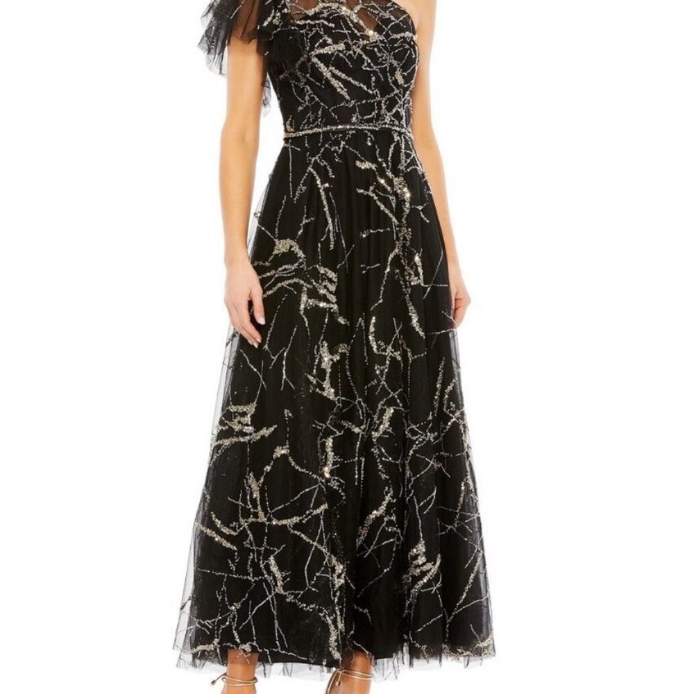 Mac Duggal Black One-Shoulder Embellished Evening Gown
